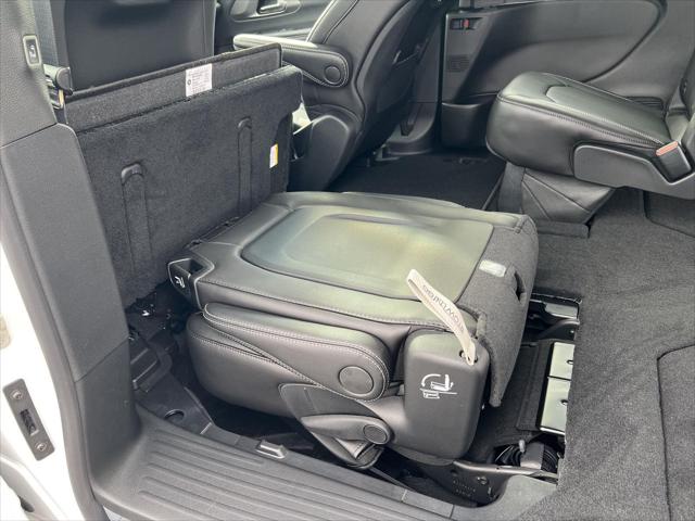 2026 Chrysler Pacifica Select AWD