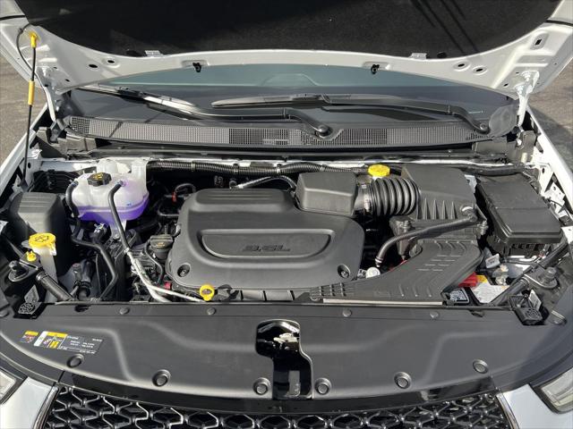 2026 Chrysler Pacifica Select AWD