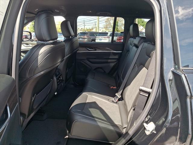 2026 Jeep Grand Cherokee Altitude 4x4