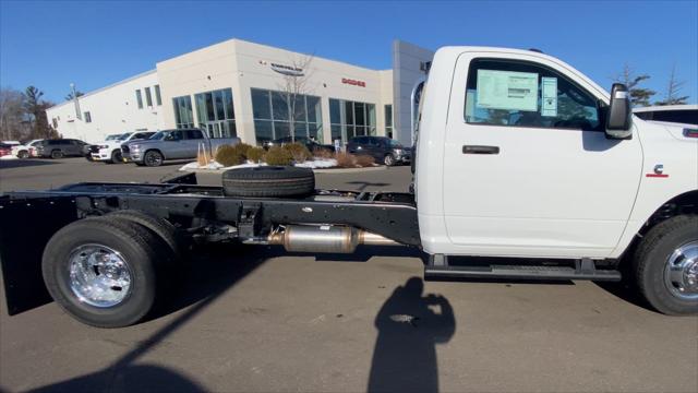 2026 RAM Ram 3500 Chassis Cab RAM 3500 TRADESMAN CHASSIS REGULAR CAB 4X4 84 CA 2026 RAM Ram 3500 Chassis Cab RAM 3500 TRADESMAN CHASSIS REGULAR CAB 4X4 84 CA