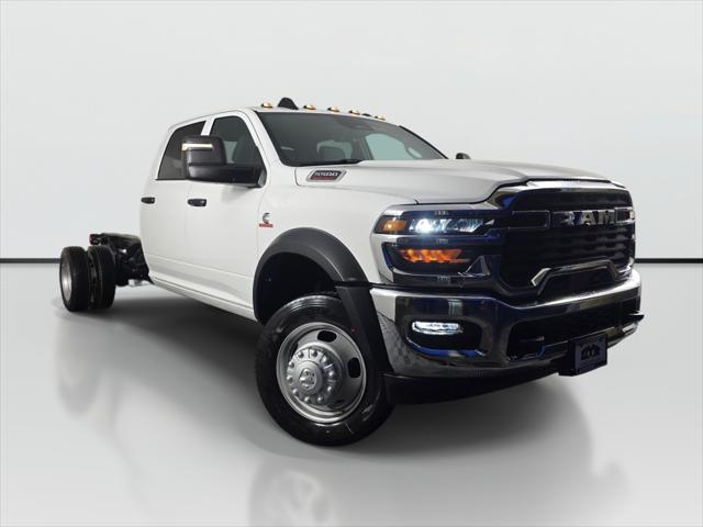 2026 RAM 5500 Chassis RAM 5500 TRADESMAN CHASSIS CREW CAB 4X4 84 CA