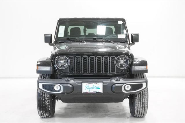 2026 Jeep Gladiator GLADIATOR SAHARA 4X4