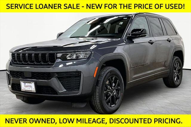 2026 Jeep Grand Cherokee Altitude 4x4 for sale in Barrington, IL