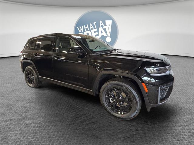 2026 Jeep Grand Cherokee GRAND CHEROKEE LAREDO ALTITUDE 4X4 2026 Jeep Grand Cherokee GRAND CHEROKEE LAREDO ALTITUDE 4X4