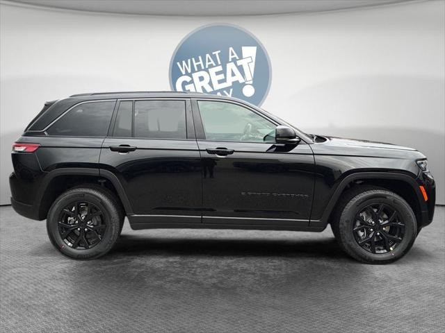 2026 Jeep Grand Cherokee GRAND CHEROKEE LAREDO ALTITUDE 4X4 2026 Jeep Grand Cherokee GRAND CHEROKEE LAREDO ALTITUDE 4X4