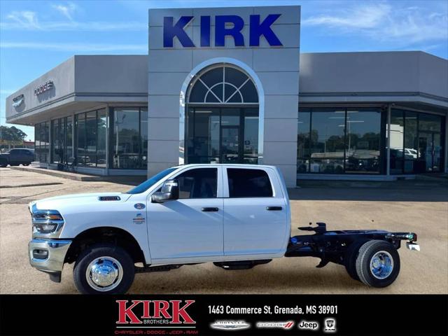 2026 RAM Ram 3500 Chassis Cab RAM 3500 TRADESMAN CREW CAB CHASSIS 4X4 60 CA 2026 RAM Ram 3500 Chassis Cab RAM 3500 TRADESMAN CREW CAB CHASSIS 4X4 60 CA