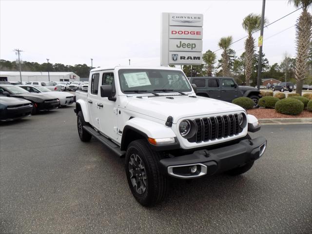 2026 Jeep Gladiator GLADIATOR SAHARA 4X4