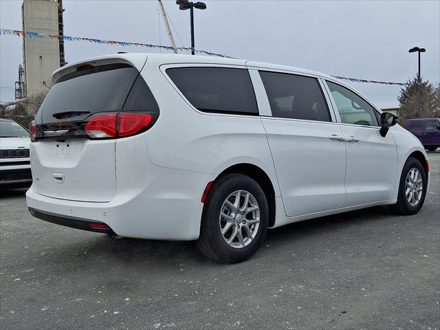 2026 Chrysler Voyager LX