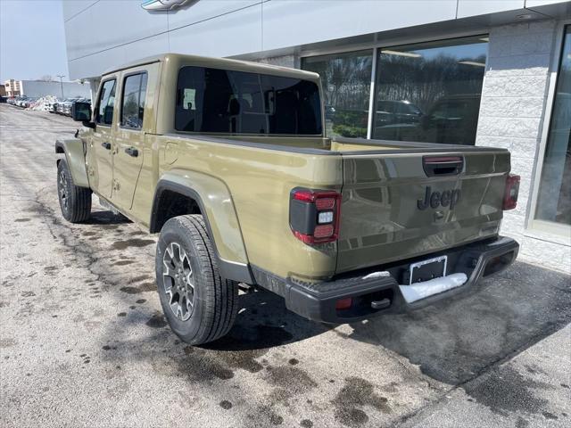 2026 Jeep Gladiator GLADIATOR SAHARA 4X4