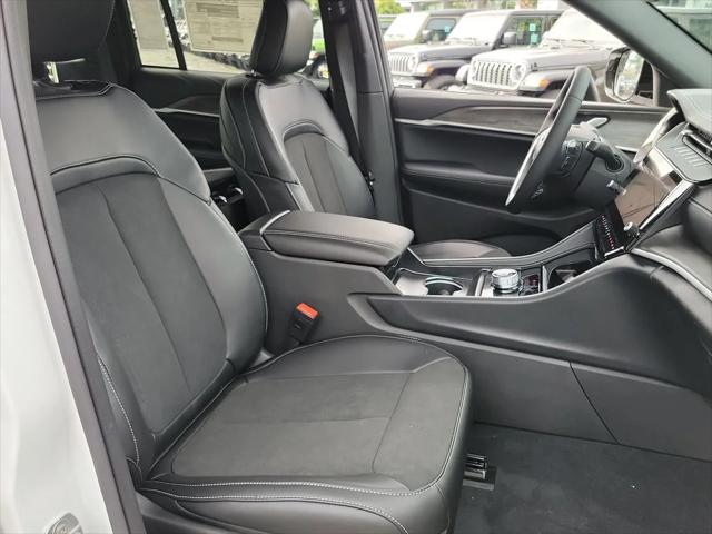 2026 Jeep Grand Cherokee Altitude 4x2