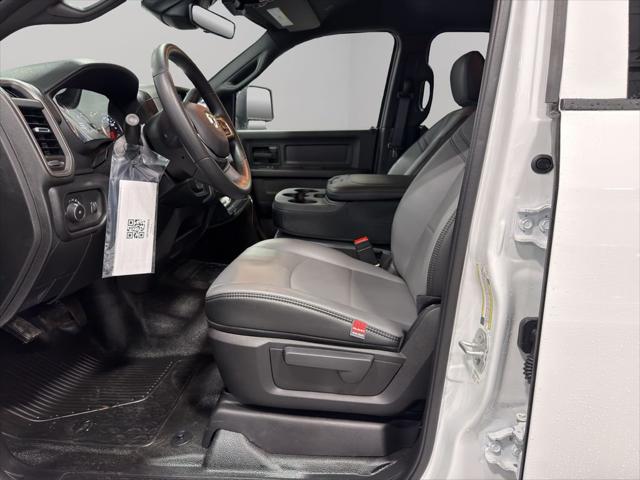 2026 RAM Ram 3500 Chassis Cab RAM 3500 TRADESMAN CREW CAB CHASSIS 4X4 60 CA 2026 RAM Ram 3500 Chassis Cab RAM 3500 TRADESMAN CREW CAB CHASSIS 4X4 60 CA