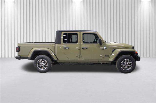 2026 Jeep Gladiator GLADIATOR SPORT S 4X4 2026 Jeep Gladiator GLADIATOR SPORT S 4X4