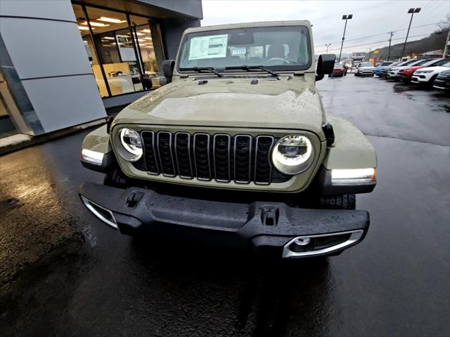 2026 Jeep Gladiator GLADIATOR SAHARA 4X4 2026 Jeep Gladiator GLADIATOR SAHARA 4X4