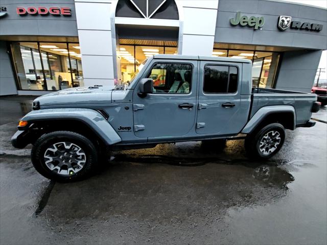 2026 Jeep Gladiator GLADIATOR SAHARA 4X4