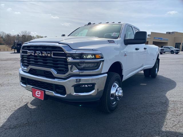 2026 RAM Ram 3500 RAM 3500 TRADESMAN CREW CAB 4X4 8 BOX