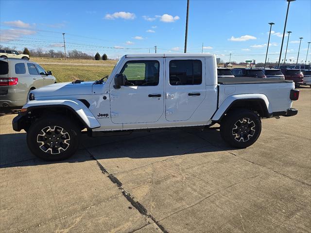 2026 Jeep Gladiator GLADIATOR SAHARA 4X4
