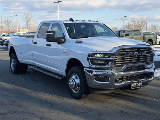 2026 RAM Ram 3500 RAM 3500 TRADESMAN CREW CAB 4X4 8 BOX