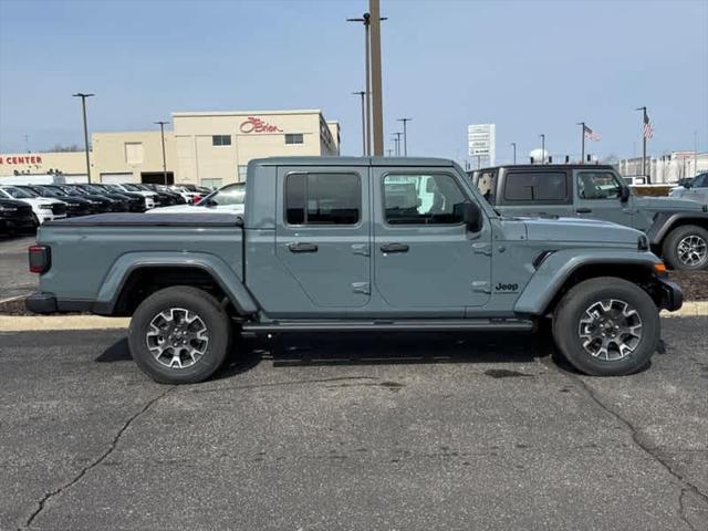 2026 Jeep Gladiator GLADIATOR SAHARA 4X4