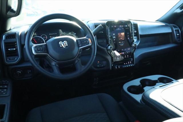 2026 RAM Ram 2500 RAM 2500 BLACK EXPRESS CREW CAB 4X4 64 BOX