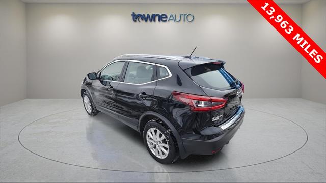 2022 Nissan Rogue Sport SV