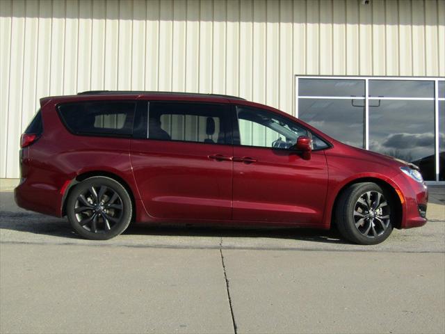 2020 Chrysler Pacifica Touring L 2020 Chrysler Pacifica Touring L