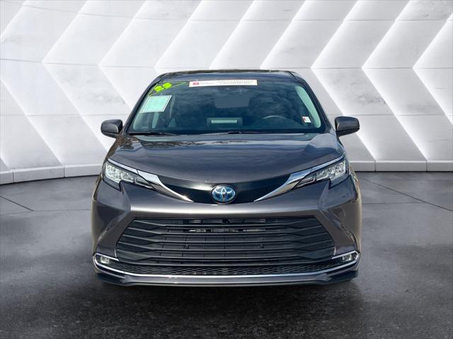 2023 Toyota Sienna XLE