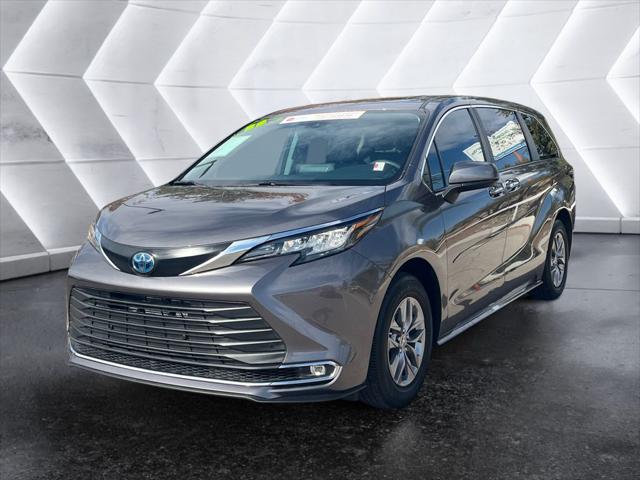 2023 Toyota Sienna XLE
