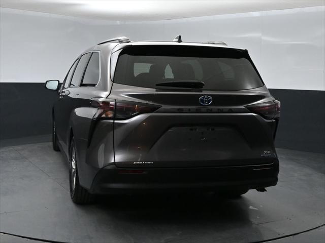 2024 Toyota Sienna XLE