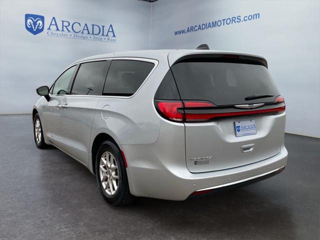 2024 Chrysler Pacifica Touring L 2024 Chrysler Pacifica Touring L