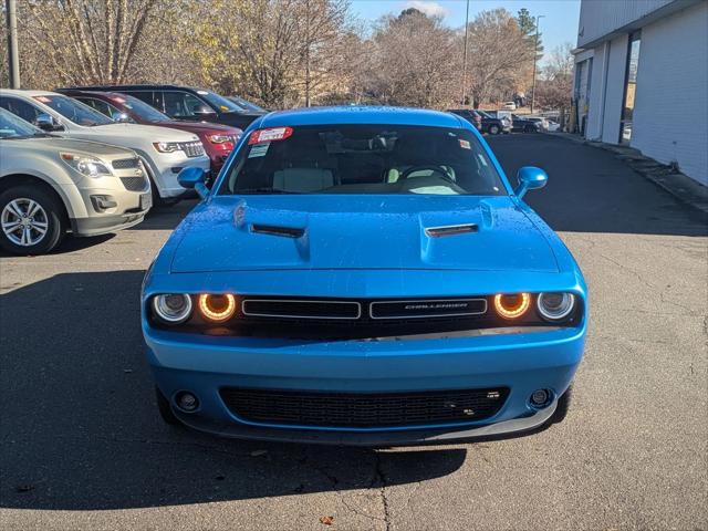2016 Dodge Challenger SXT Plus