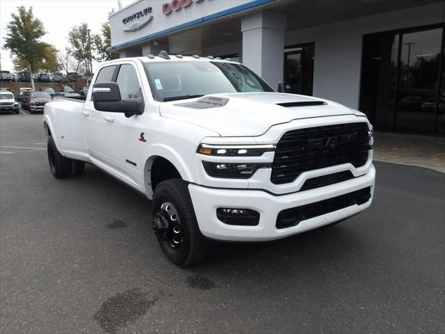 2025 RAM 3500 Limited Crew Cab 4x4 8 Box