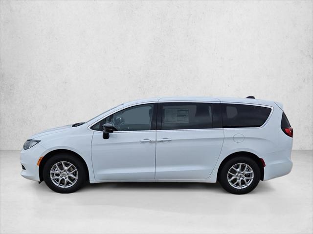 2025 Chrysler Voyager LX
