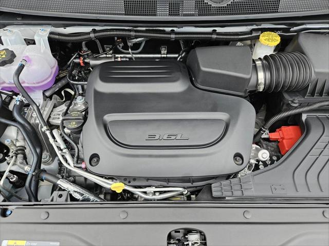 2025 Chrysler Voyager LX