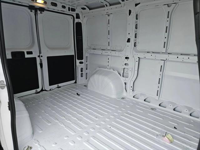 2025 Ram ProMaster Cargo Van Tradesman Low Roof 118" WB w/Pass Seat