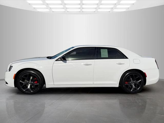 2022 Chrysler 300 Touring
