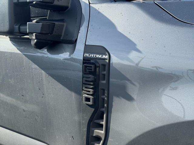 2025 Ford F-250 Platinum 2025 Ford F-250 Platinum