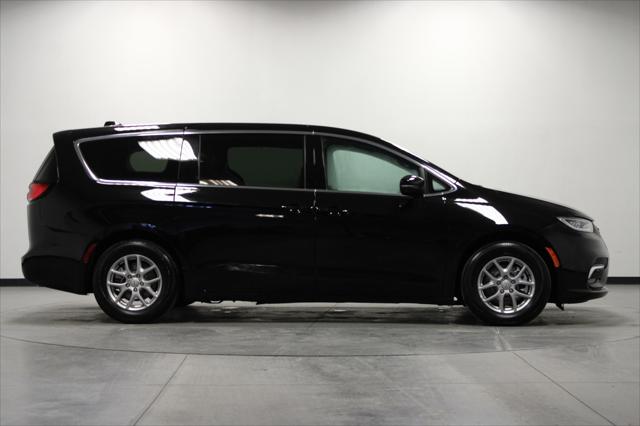 2025 Chrysler Pacifica Select 2025 Chrysler Pacifica Select