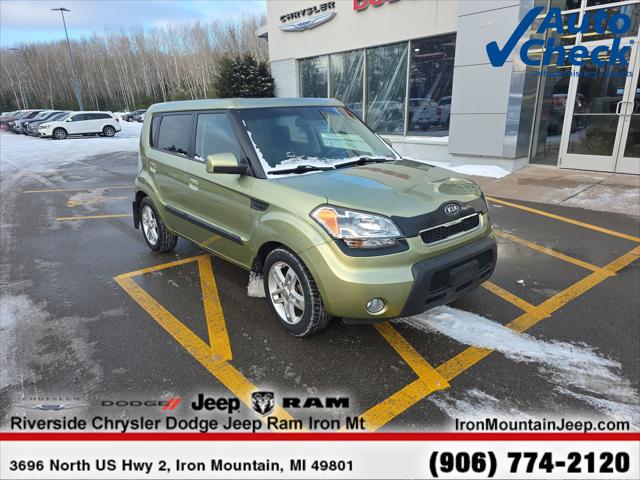 2010 Kia Soul + 2010 Kia Soul +
