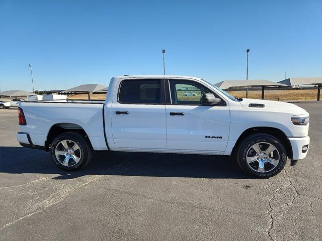 2026 RAM Ram 1500 RAM 1500 EXPRESS CREW CAB 4X2 57 BOX