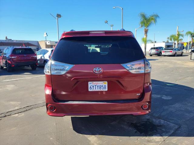 2013 Toyota Sienna SE 8 Passenger
