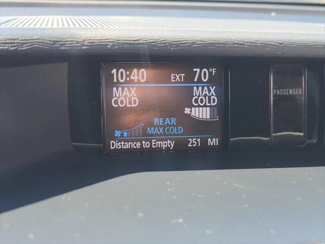 2013 Toyota Sienna SE 8 Passenger
