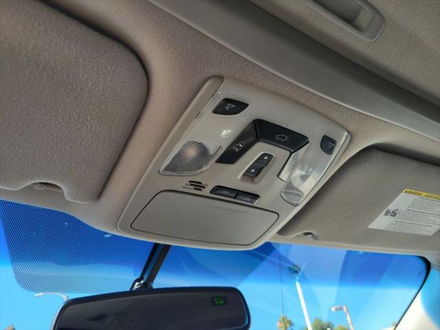 2013 Toyota Sienna SE 8 Passenger
