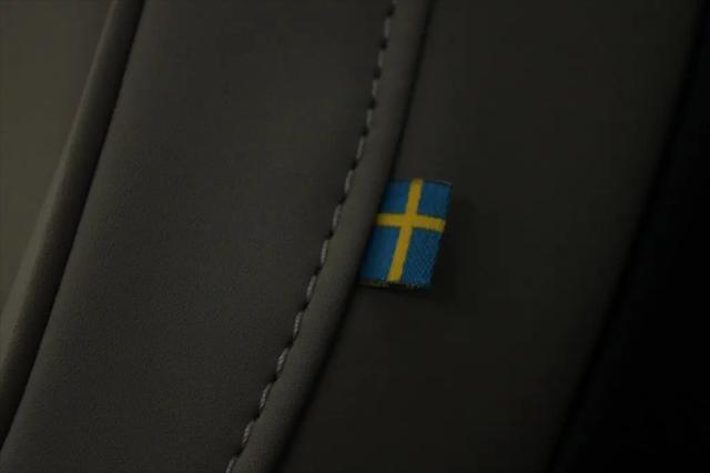 2026 Volvo XC60 Plug-In Hybrid Plus, T8 AWD Electric/Gasoline, Dark