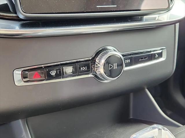 2026 Volvo XC90 B6 Ultra Dark Theme 7-Seater