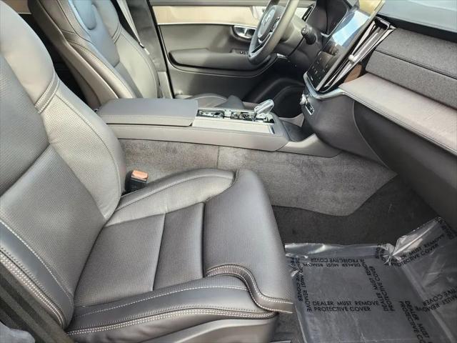 2026 Volvo XC90 B6 Ultra Dark Theme 7-Seater