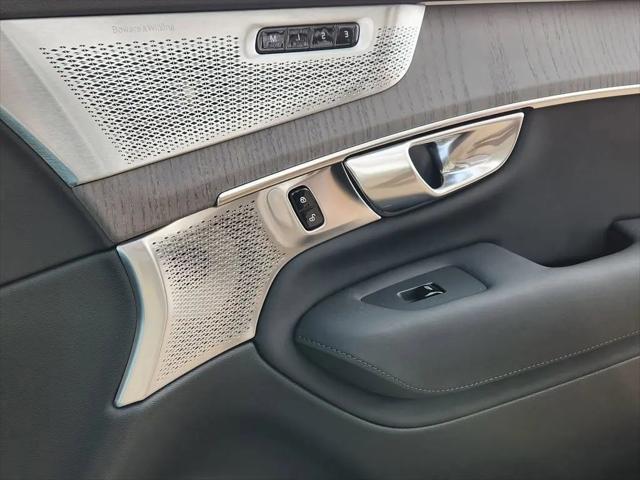 2026 Volvo XC90 B6 Ultra Dark Theme 7-Seater