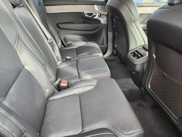 2026 Volvo XC90 B6 Ultra Dark Theme 7-Seater