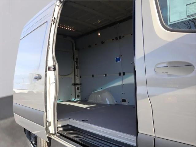 2026 Mercedes-Benz Sprinter 2500 Standard Roof 4-Cyl Diesel HO