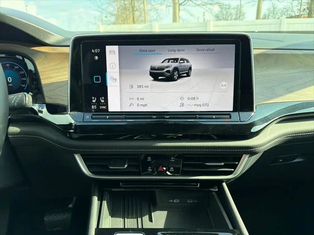 2026 Volkswagen Atlas SE with Technology