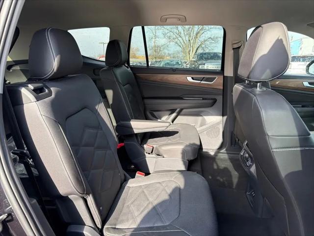2026 Volkswagen Atlas SE with Technology